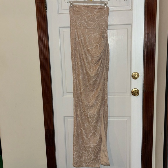 Formal dress - nude with white lace, US size 6 - Picture 2 of 2